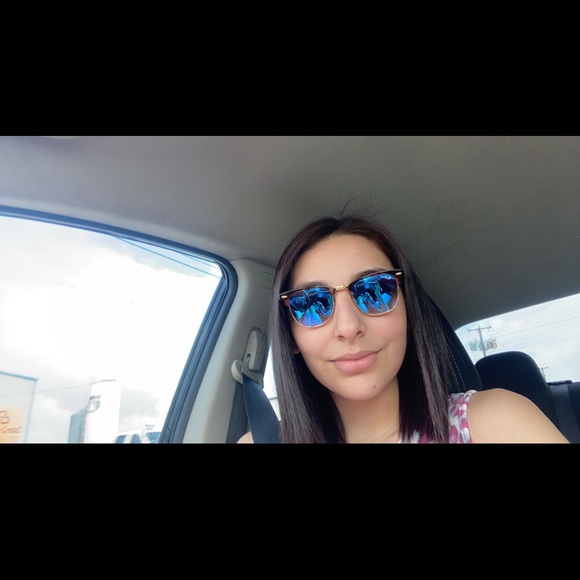 Meet your Posher, Aylene - Picture 1 of 1